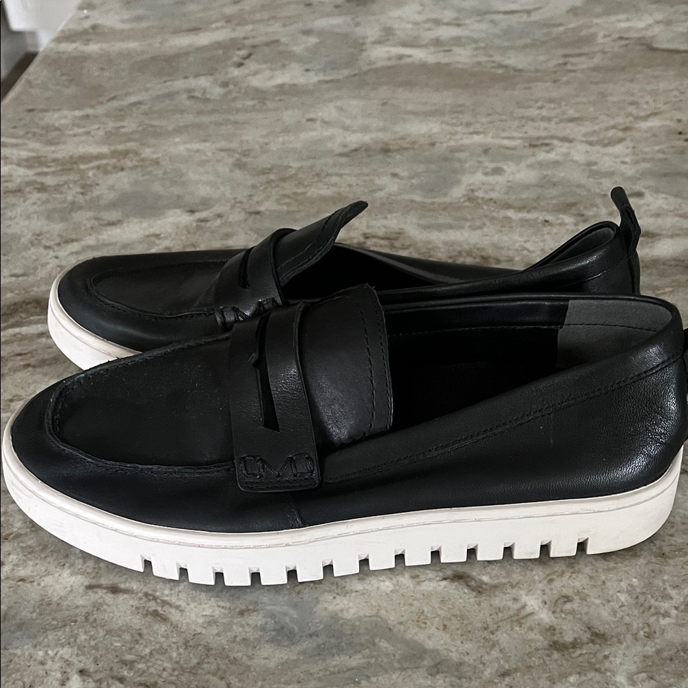 Vionic Women's Black and White Uptown Loafers - Picture 4 of 10